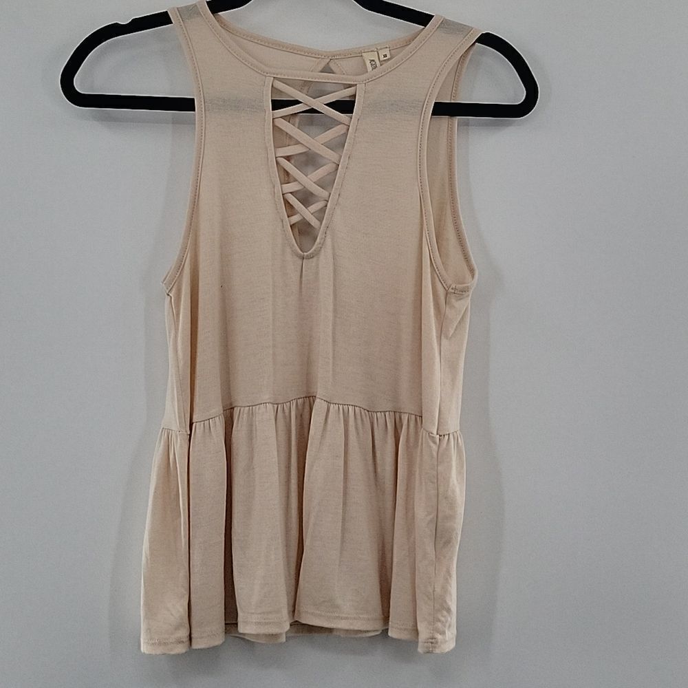 Sky & Sparrow Beige top w/ multi design size XS small stain needs wash